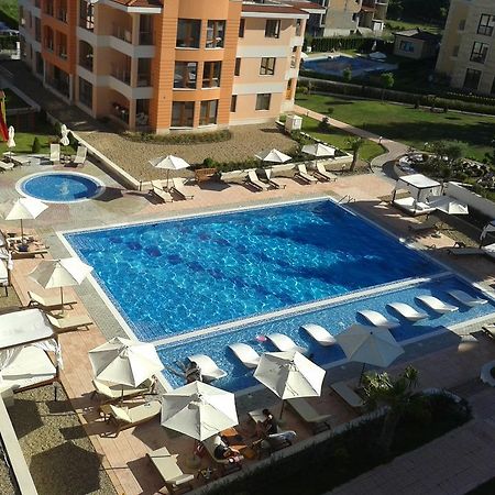 Apartment In St. Constantine And Helena Saints Constantine and Helena Bagian luar foto
