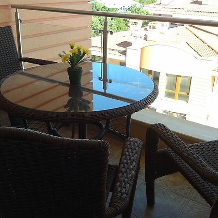 Apartment In St. Constantine And Helena Saints Constantine and Helena Bagian luar foto
