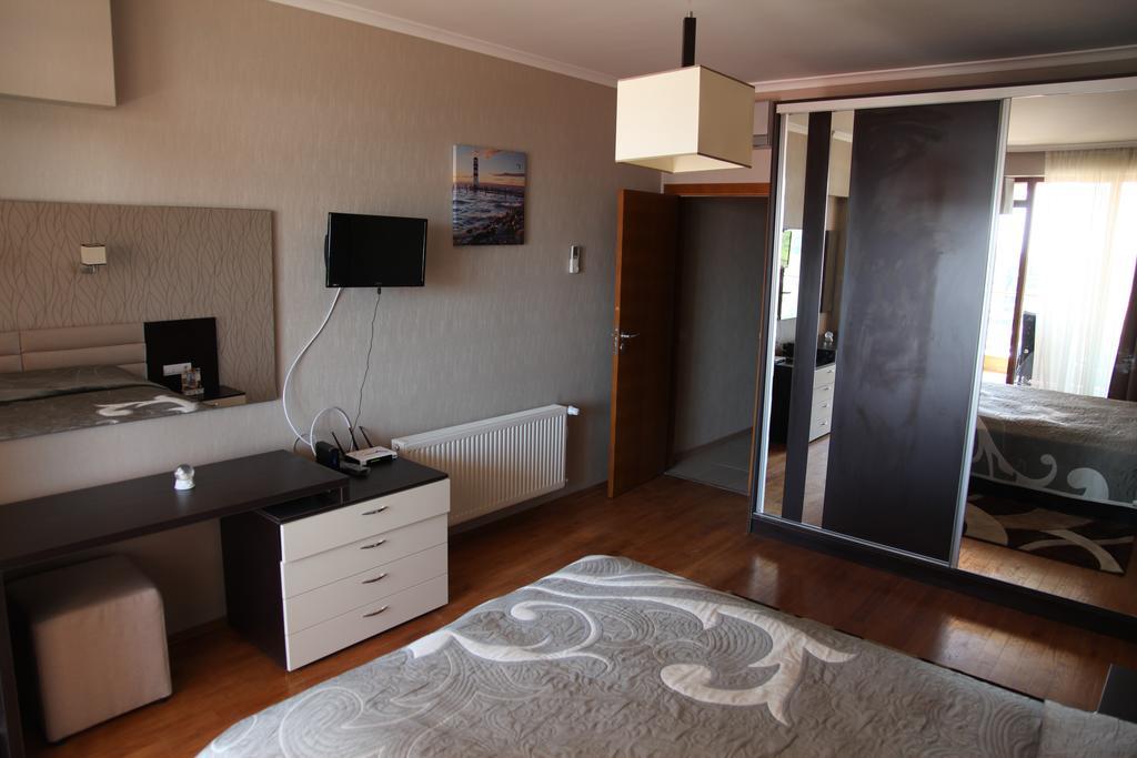 Apartment In St. Constantine And Helena Saints Constantine and Helena Bagian luar foto