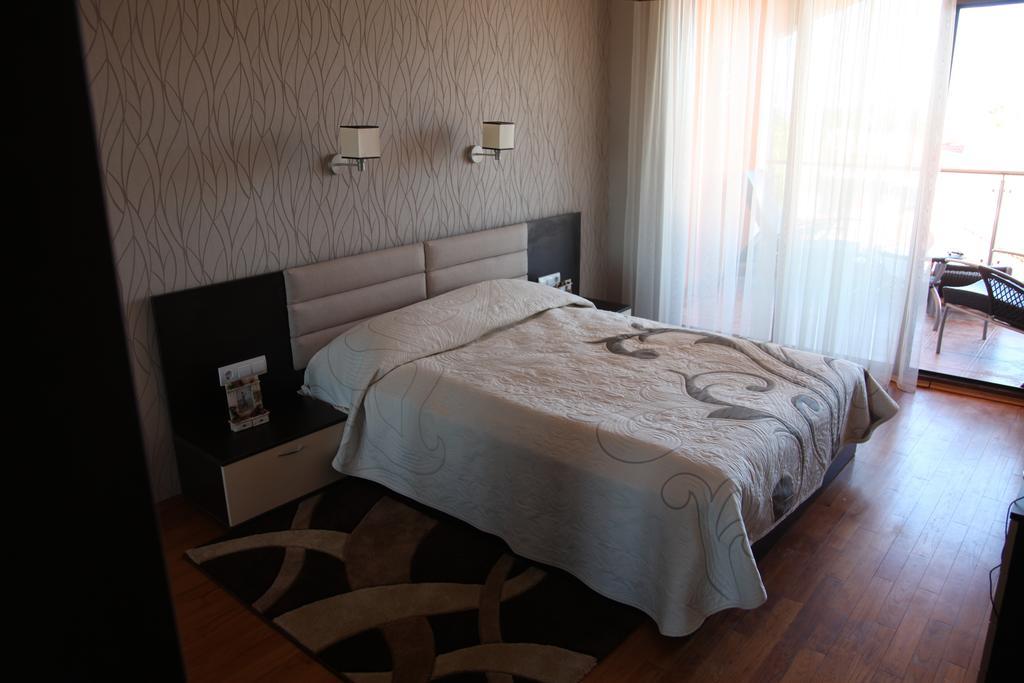 Apartment In St. Constantine And Helena Saints Constantine and Helena Bagian luar foto