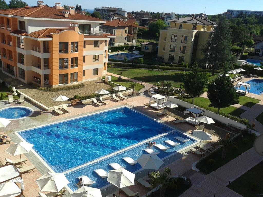 Apartment In St. Constantine And Helena Saints Constantine and Helena Bagian luar foto