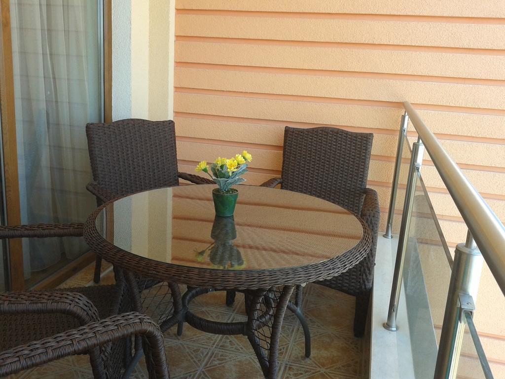 Apartment In St. Constantine And Helena Saints Constantine and Helena Bagian luar foto