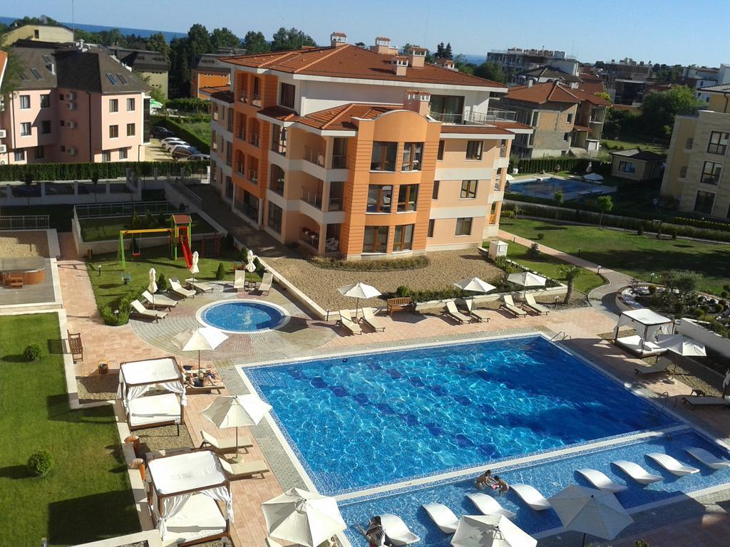 Apartment In St. Constantine And Helena Saints Constantine and Helena Bagian luar foto