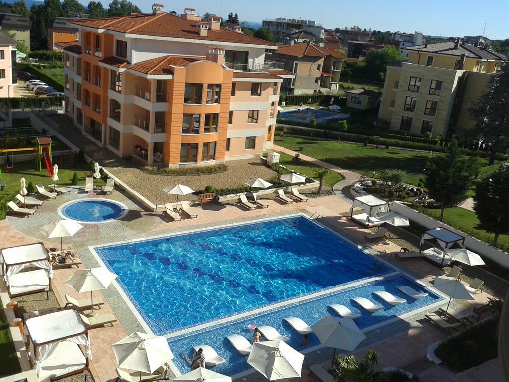Apartment In St. Constantine And Helena Saints Constantine and Helena Bagian luar foto