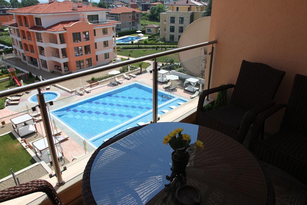 Apartment In St. Constantine And Helena Saints Constantine and Helena Bagian luar foto